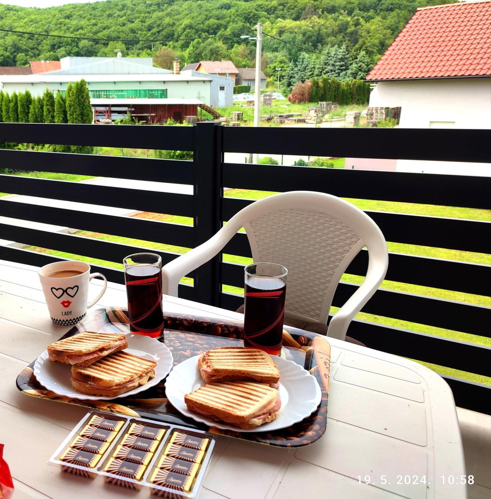 Apartman Swans Otočac Zewnętrze zdjęcie
