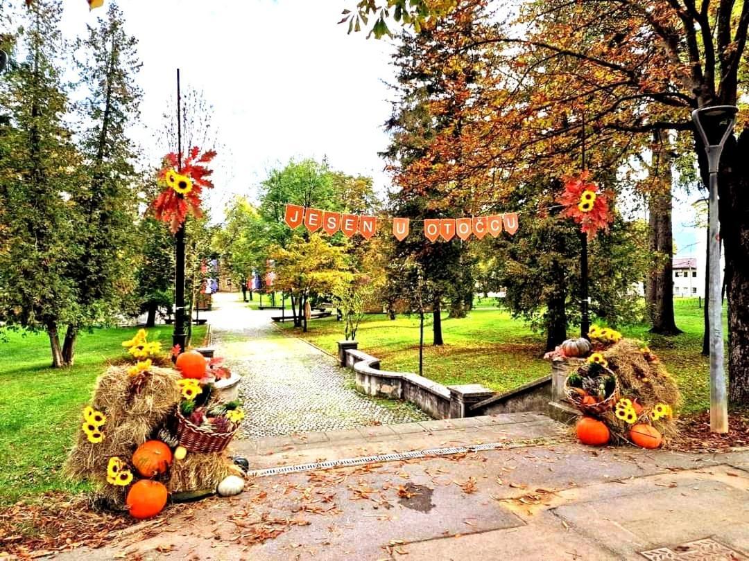 Apartman Swans Otočac Zewnętrze zdjęcie